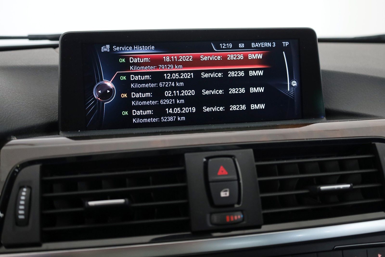 Fahrzeugabbildung BMW 328 i xDrive Touring,M Sport,Panorama,HUD,Kam+WR
