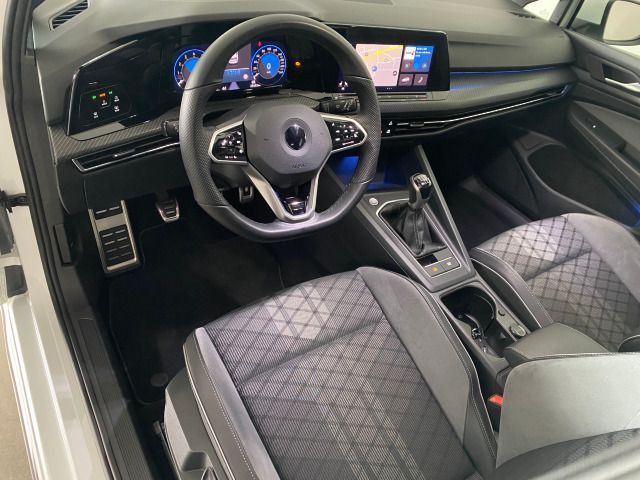 Golf VIII R-Line 1.5 TSI NAVI+KAMERA+SHZ