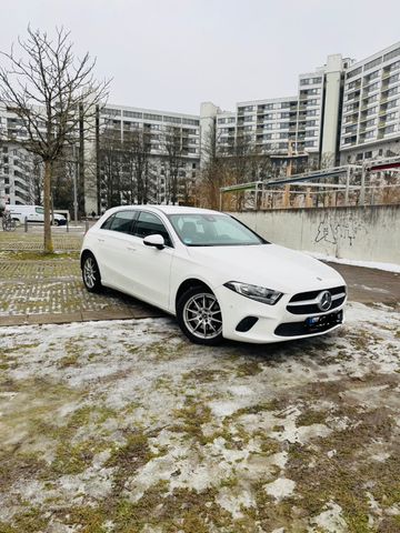 MERCEDES-BENZ A 220 DCT -