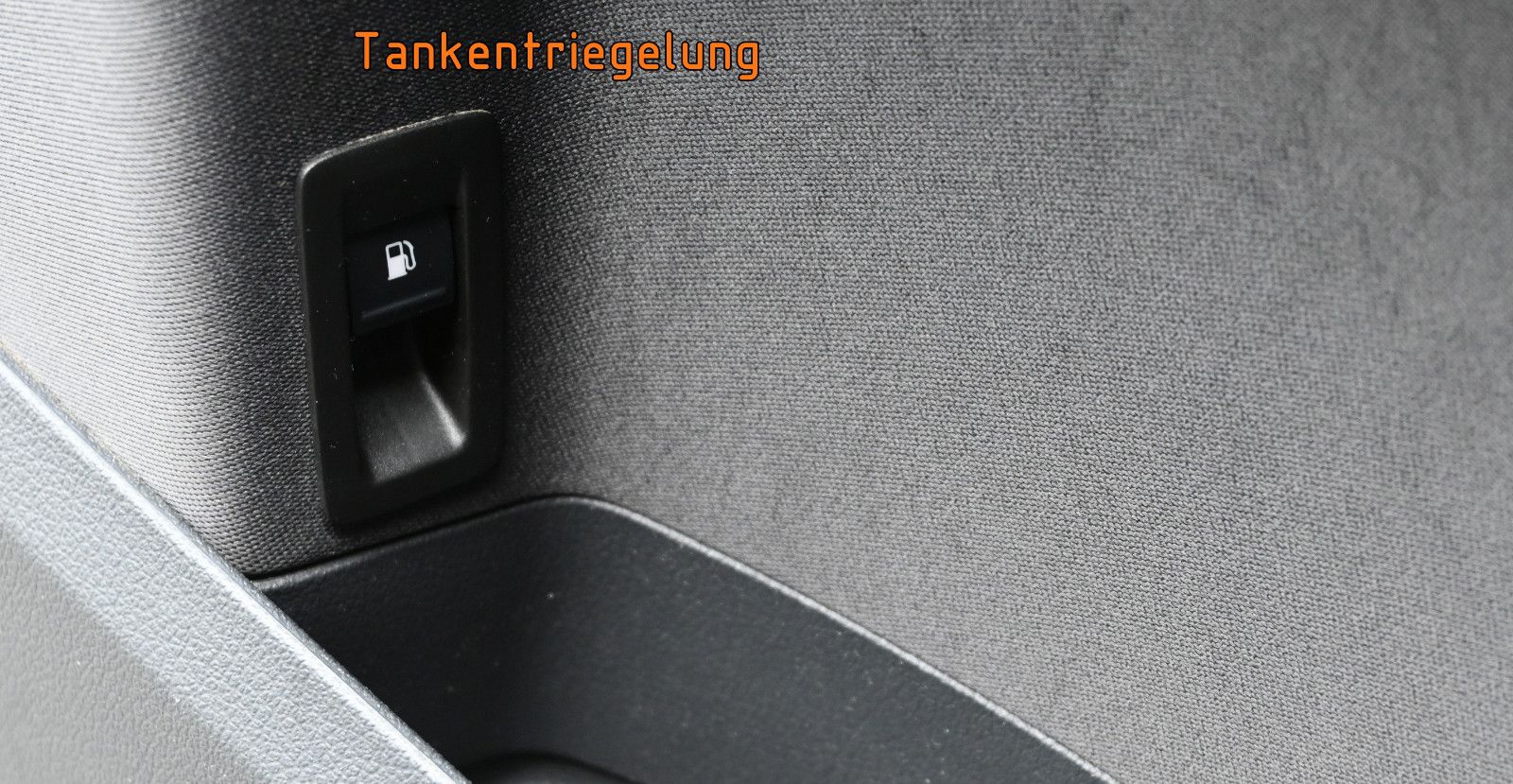 Fahrzeugabbildung Volkswagen Touran 1.6 TDI Comfortline °7-SITZE°KAMERA°02.28