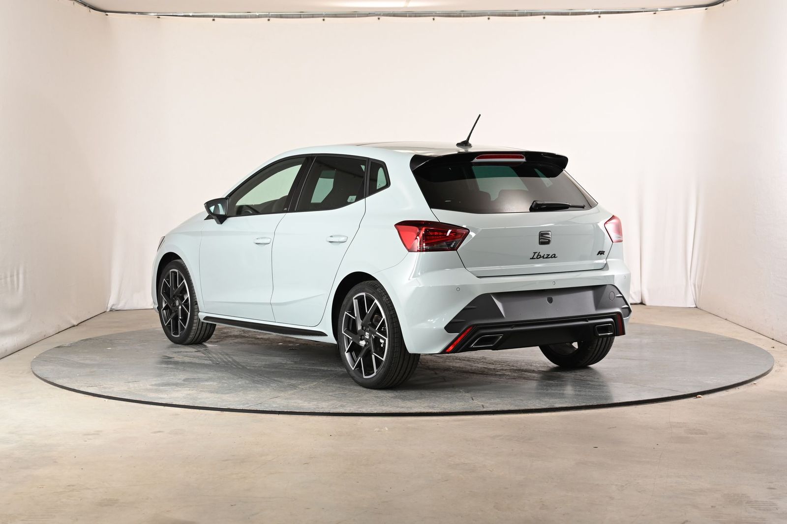 Seat Ibiza FR Black Edition ACC|RFK|PANO|LED|Navi|... imagem 3