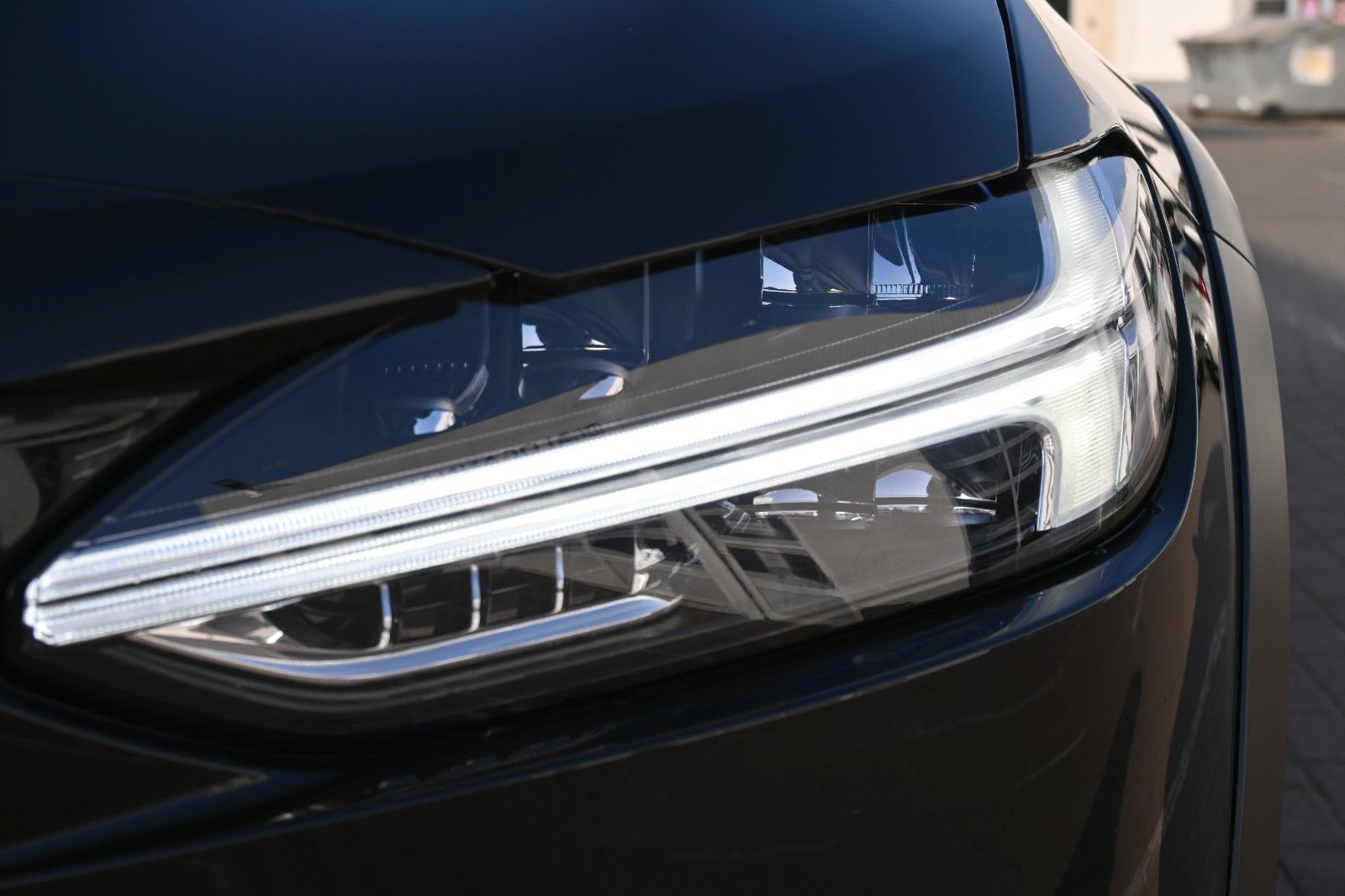 Fahrzeugabbildung Volvo V90 CC D4 AWD*STHZ*MIetkauf möglich