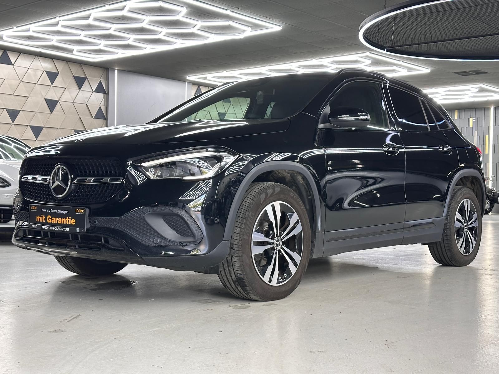 MERCEDES-BENZ GLA 220 d  2.0 CDI WIDESCREEN/SHZ/KAMERA/NAVI