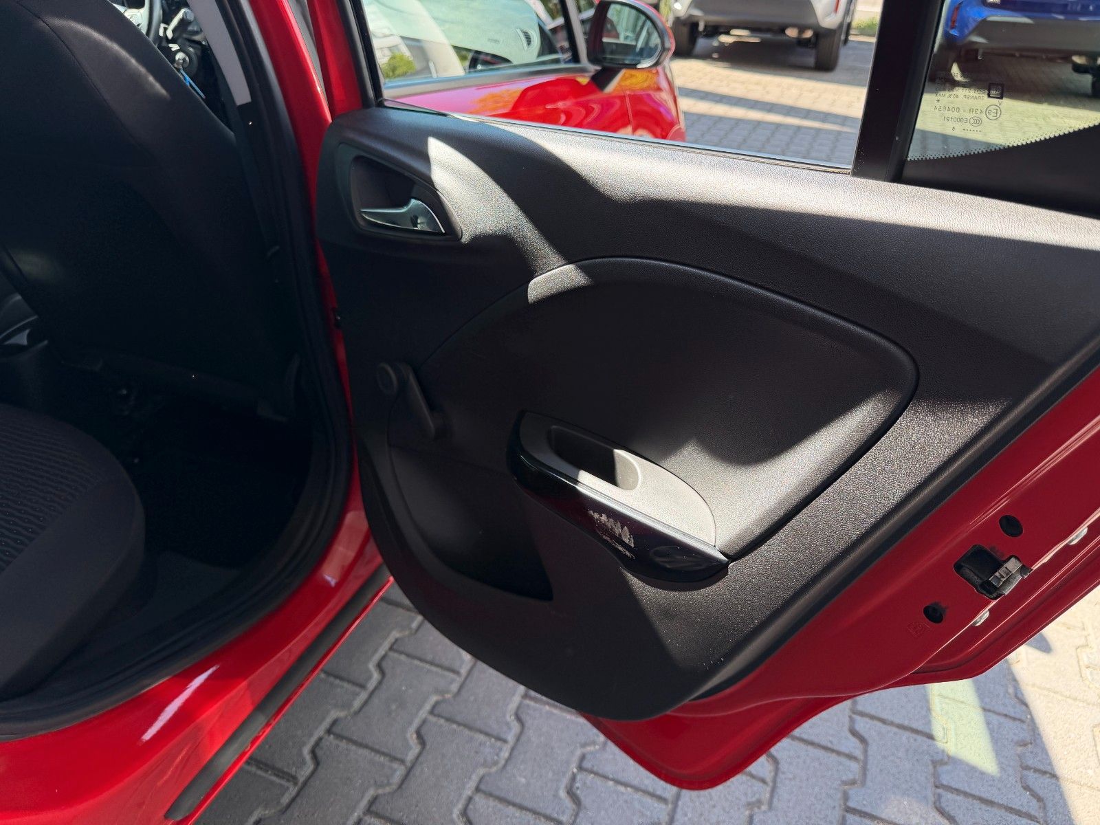 Fahrzeugabbildung Opel Corsa E Drive 90PS PDC/SHZ/LMR!
