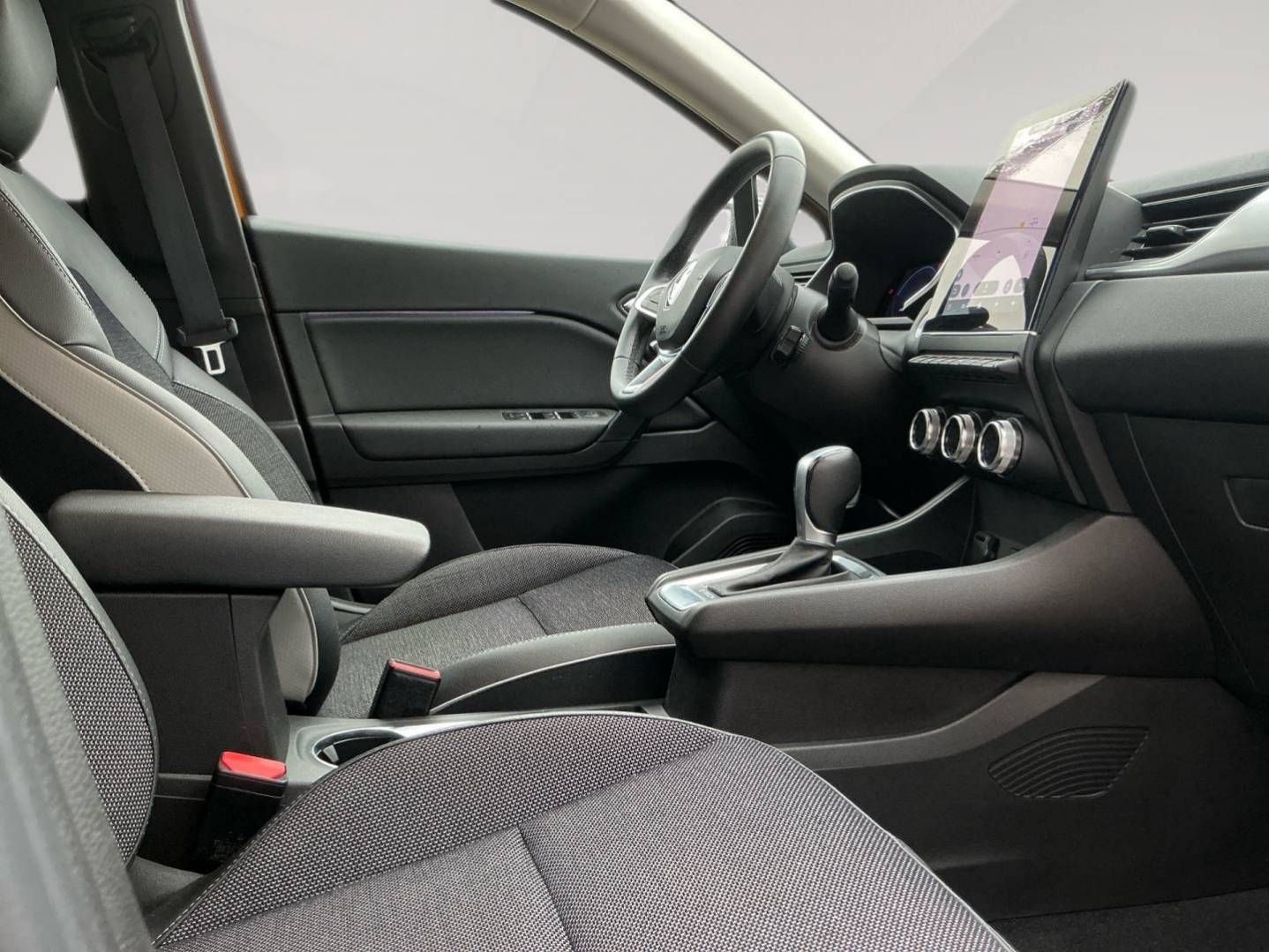 Fahrzeugabbildung Renault CAPTUR INTENS E-TECH Plug-in 160 (MY21.2)