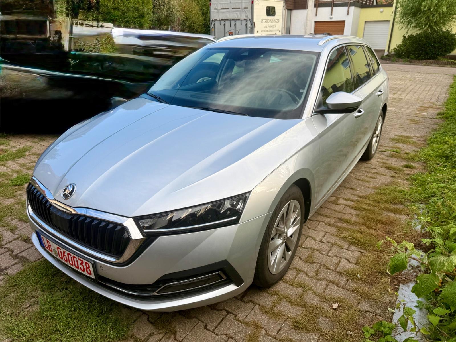 Skoda Octavia Combi 2.0 TDI Style AHK-Navi-Car Play