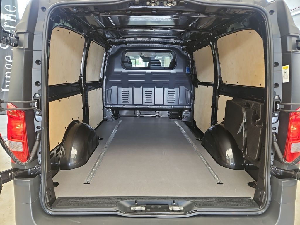 Fahrzeugabbildung Mercedes-Benz Vito 114 Kasten lang LED Flügeltüre 2,5t AHK