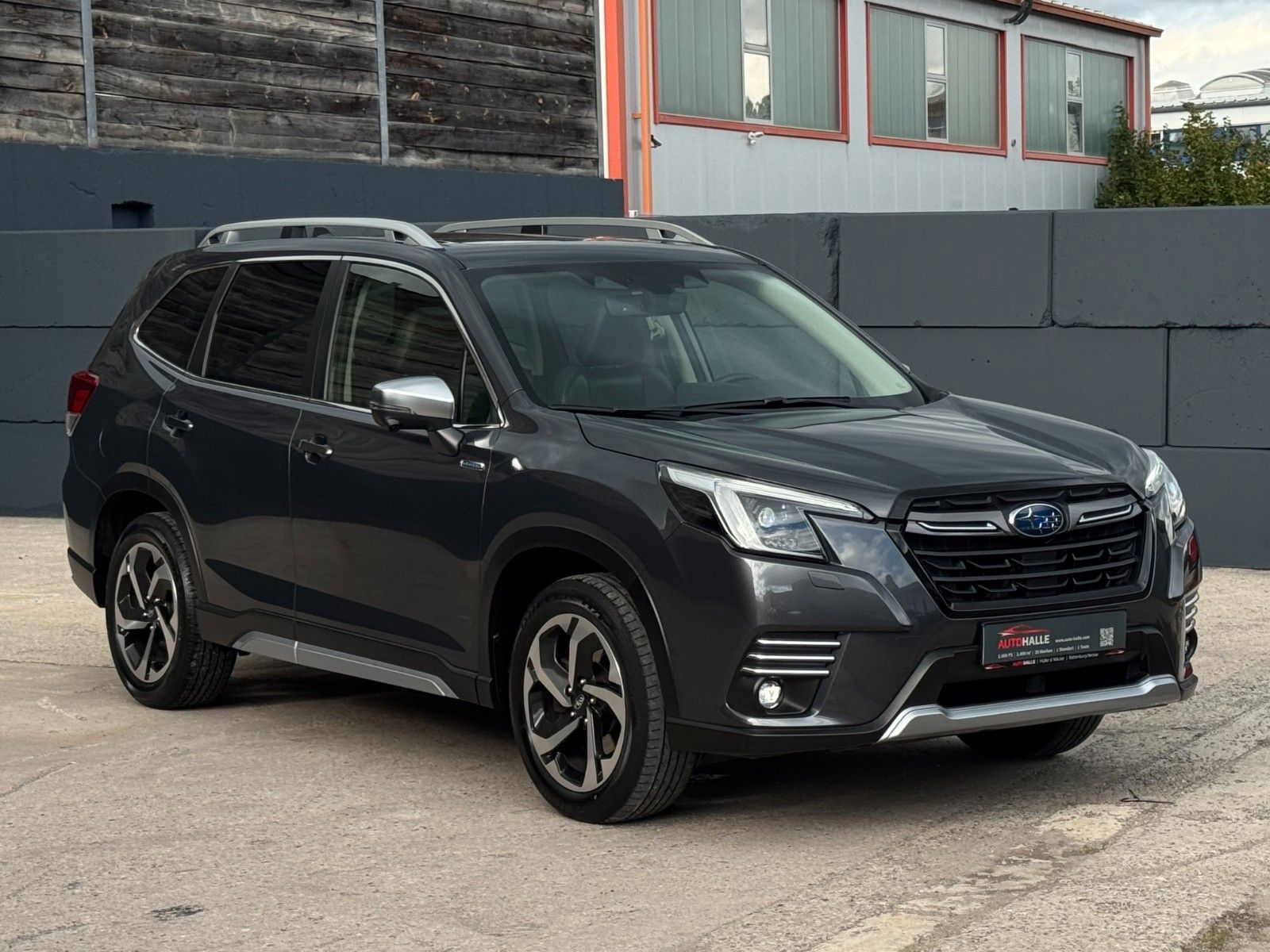 Fahrzeugabbildung Subaru Forester 2.0ie Platinum Standhzg. Pano Leder AHK