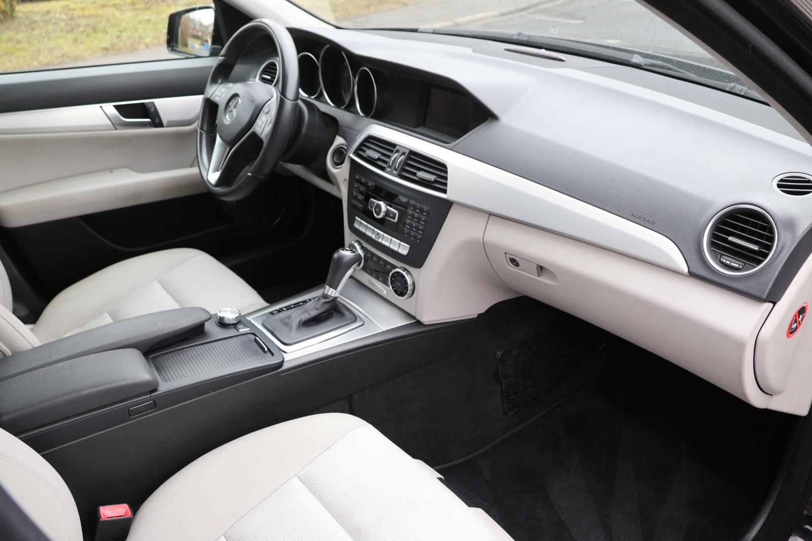 Mercedes-Benz C 180 T CGI BlueEff Avantg AHK TÜVNeu Steuerk OK