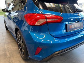 Ford Focus Lim. ST-Line 5-Türer Aut.*LED*NAVI*ACC*B&O