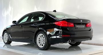 Fahrzeugabbildung BMW 530e iP Kamera Alarm LiveCockpitPlus Sport