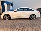 Mercedes-Benz E 220 Coupe CDI AMG LINE/NAVI/XENON/PDC/SHZ/MFL - Mercedes-Benz E 220 Gebrauchtwagen in Stuttgart