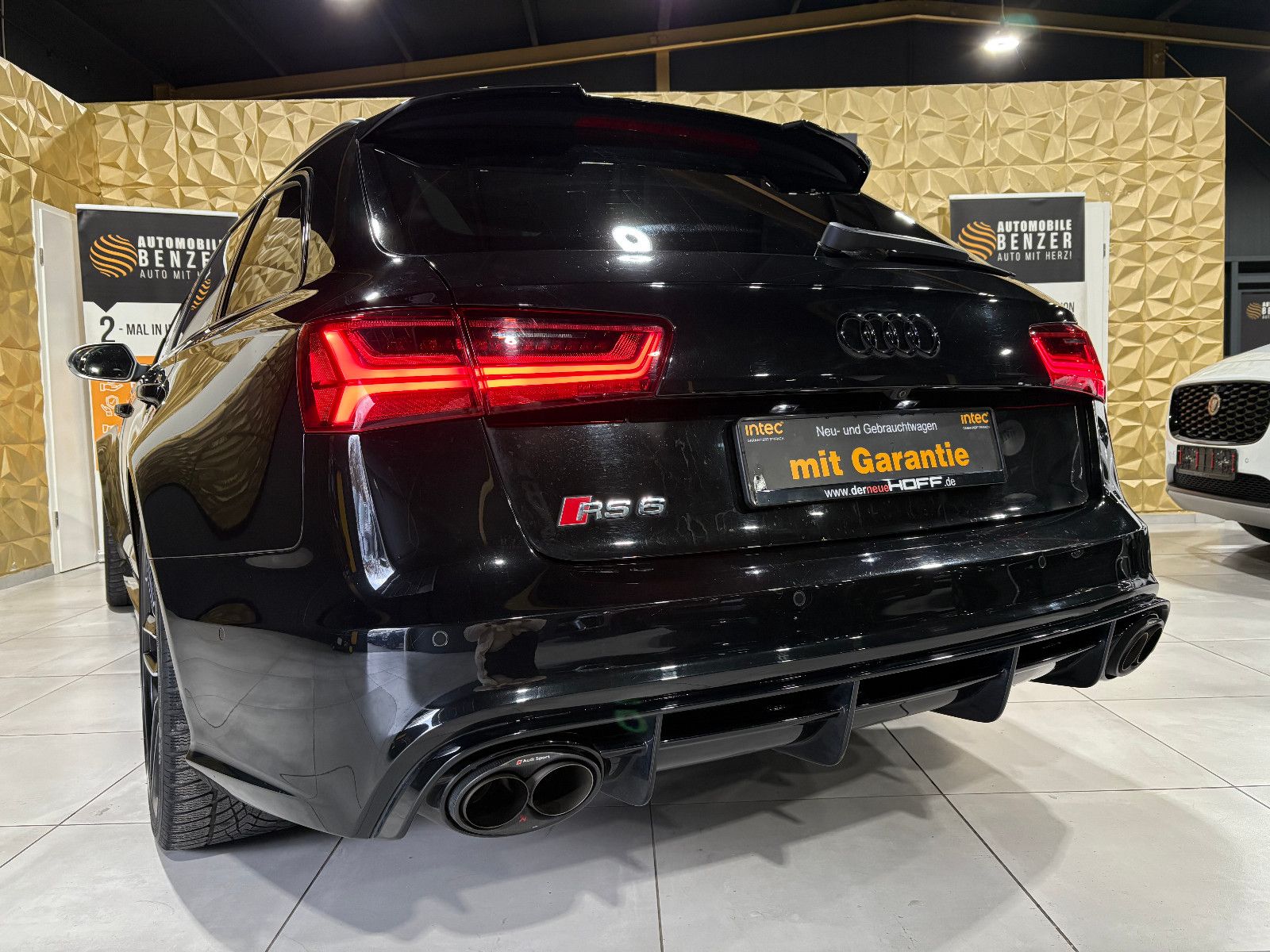 Fahrzeugabbildung Audi RS6 Avant 4.0 TFSI quattro performance/RAUTE/360