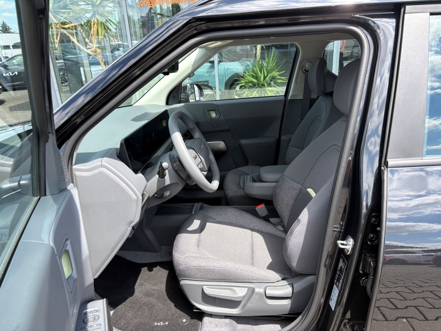 Fahrzeugabbildung Kia EV2 Air 42,2-kWh FWD 5 Sitze NotBremsAss Tempoma