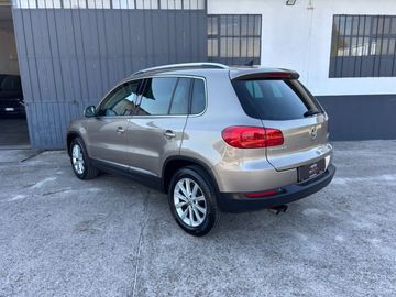 Volkswagen Tiguan - 5