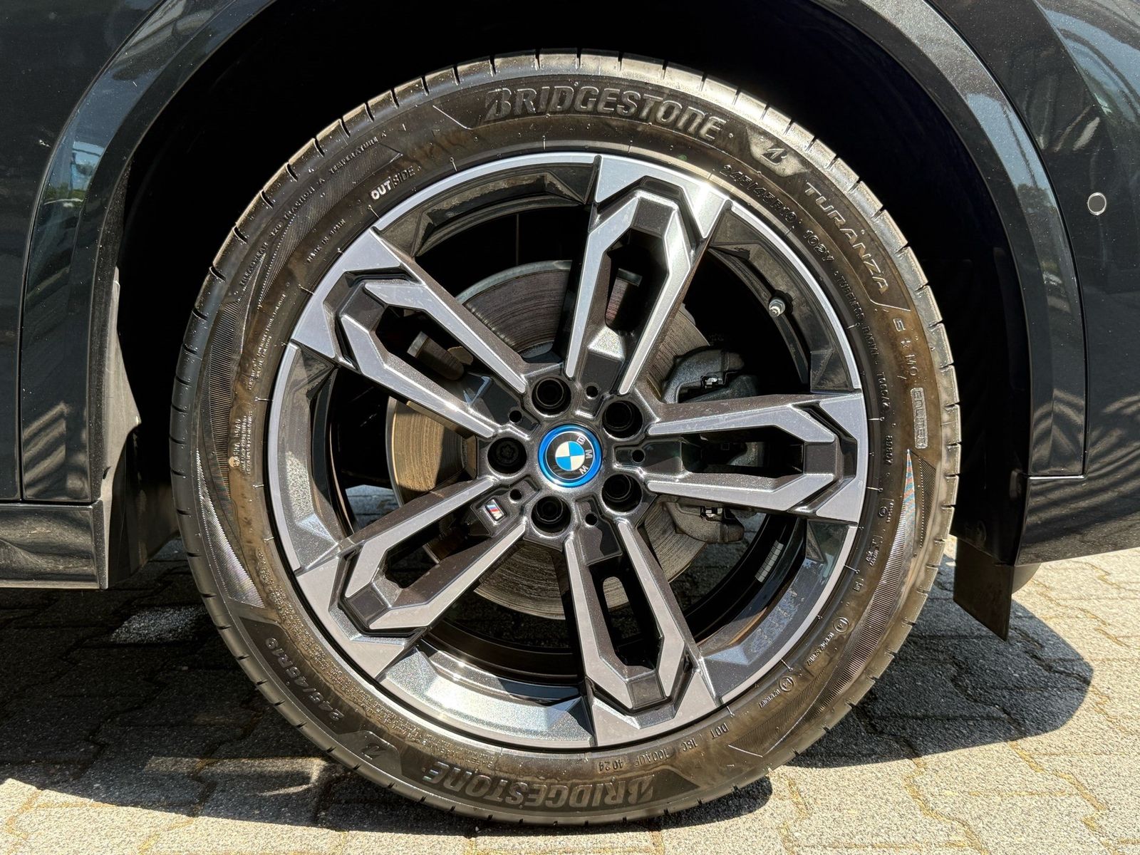 BMW iX2 - Bild 28