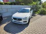 Volvo V90 T4 Momentum Pro, Standheizung, Leder - Volvo in Leipzig
