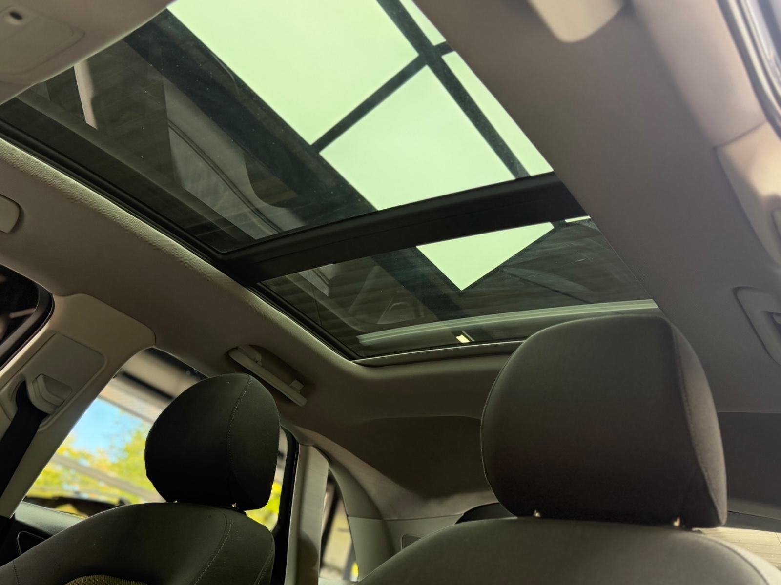Audi Q3 2.0 TDI quattro/Xenon/Navi/BT/SHZ/PANO