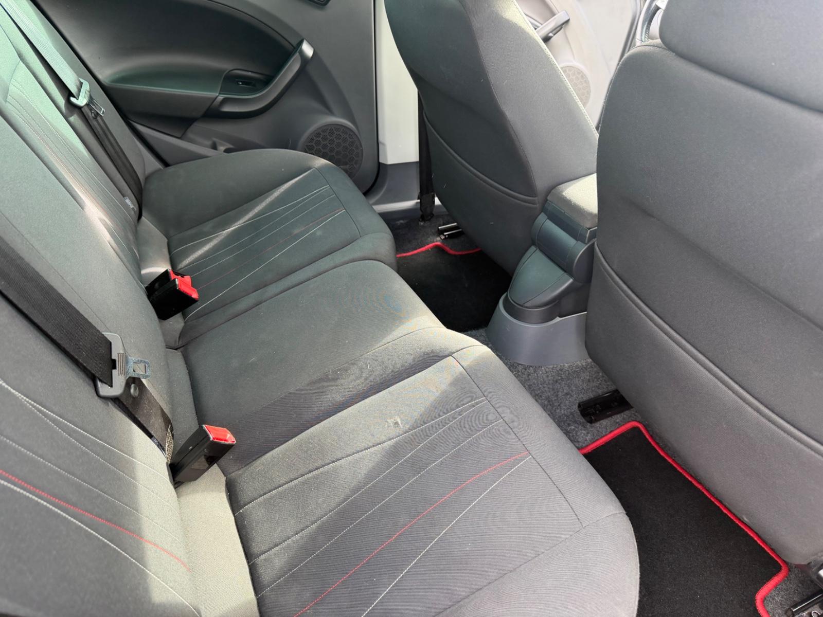 Seat Ibiza 2011 — photo 10