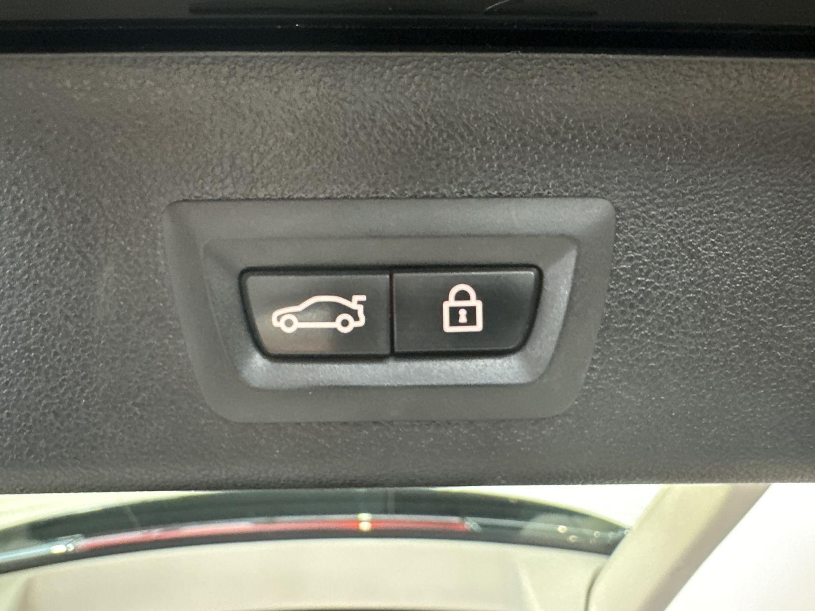 Fahrzeugabbildung BMW 520d Touring Luxury-Line NAV+LASER+PANO+HUD+360°