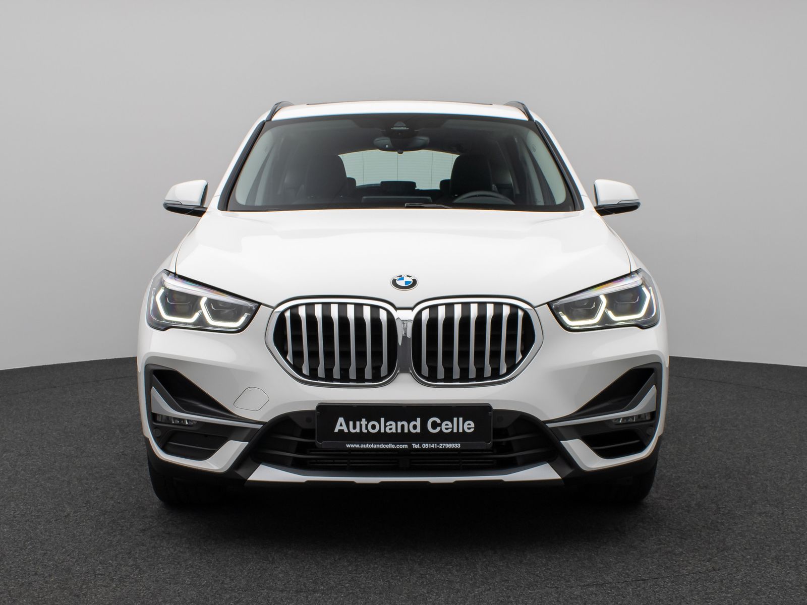 Fahrzeugabbildung BMW X1 xD25e xLine Panorama Kamera HUD DAB H/K AHK