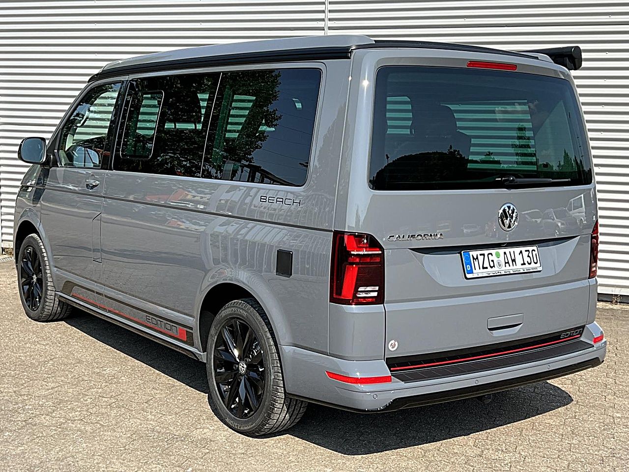 Fahrzeugabbildung Volkswagen T6.1 California Beach Edition 2.0 TDI DSG Klima