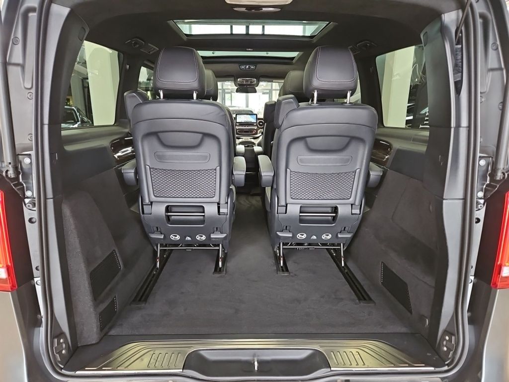 Fahrzeugabbildung Mercedes-Benz V 300 EXCLUSIVE ED lang 4x4 AMG AIRMATIC 6x SHZ