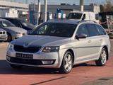 Skoda Octavia Combi Ambition MFL' PDC' NAVI - Skoda Octavia Gebrauchtwagen in Stuttgart