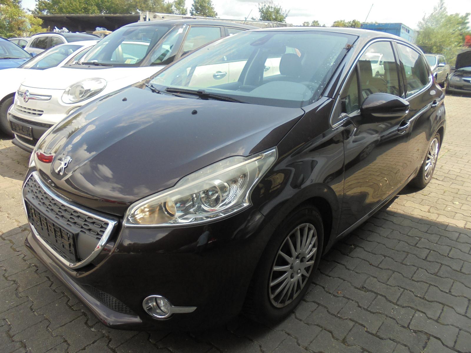 Peugeot 208 Allure.Klimaautomatik 1Hand