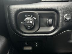 Fahrzeugabbildung Dodge RAM 1500 5,7L V8 Hemi 4x4 AHK Navi Leder Kamera