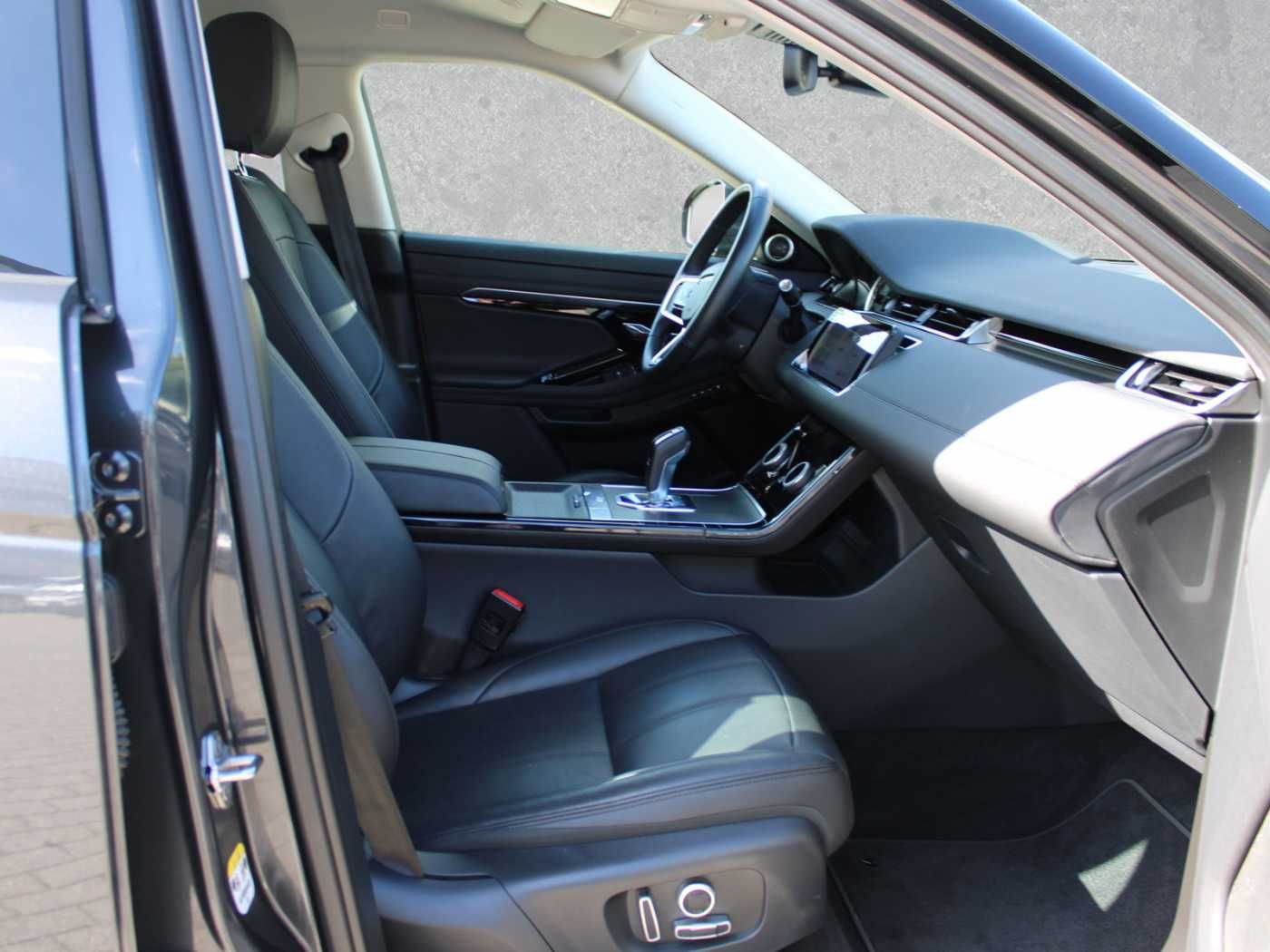 Fahrzeugabbildung Land Rover Range Rover Evoque P300e SE