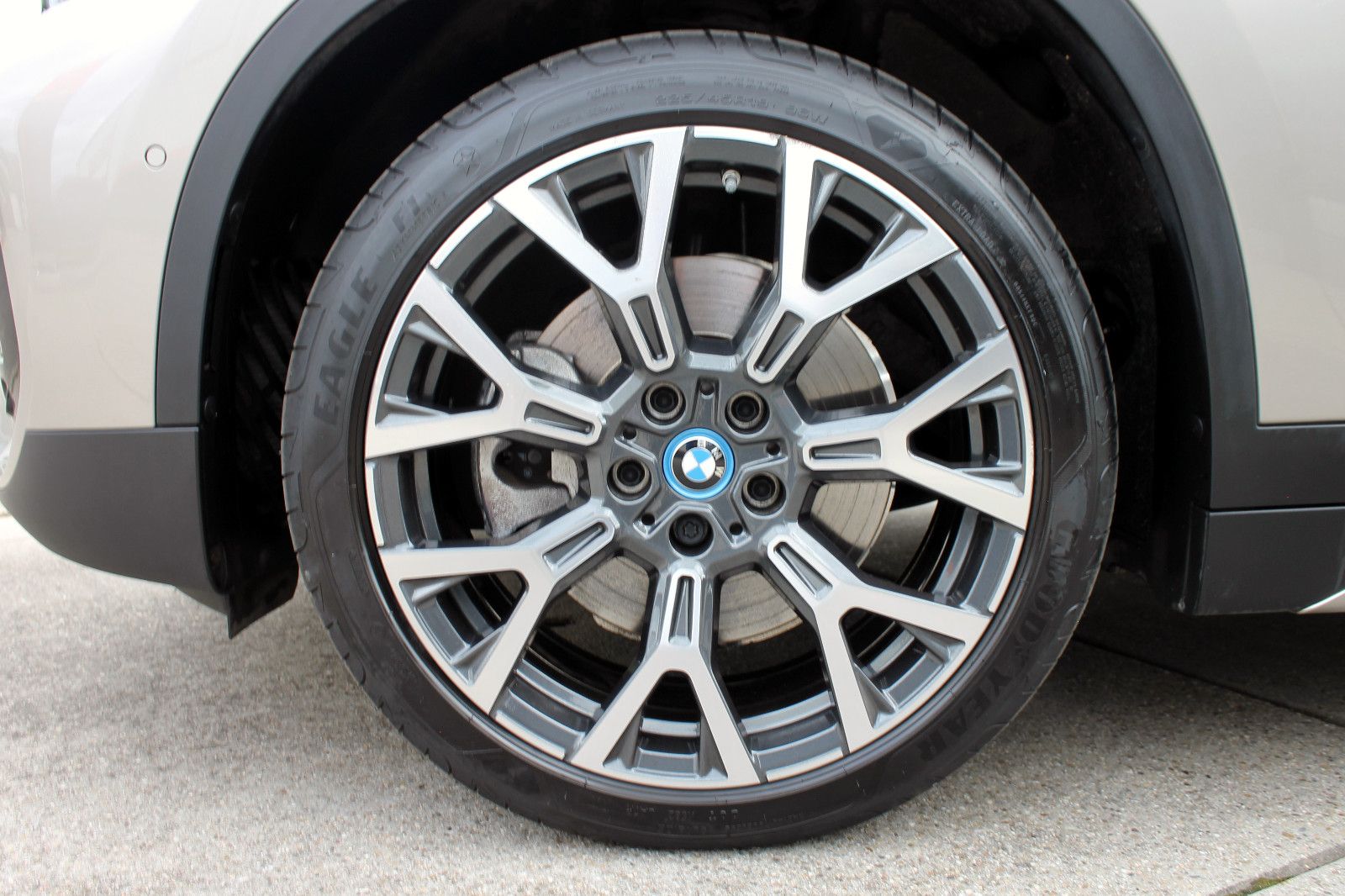 Fahrzeugabbildung BMW X1 xDrive 25e Sport Line Steptr ACC NAVI PDC KAM