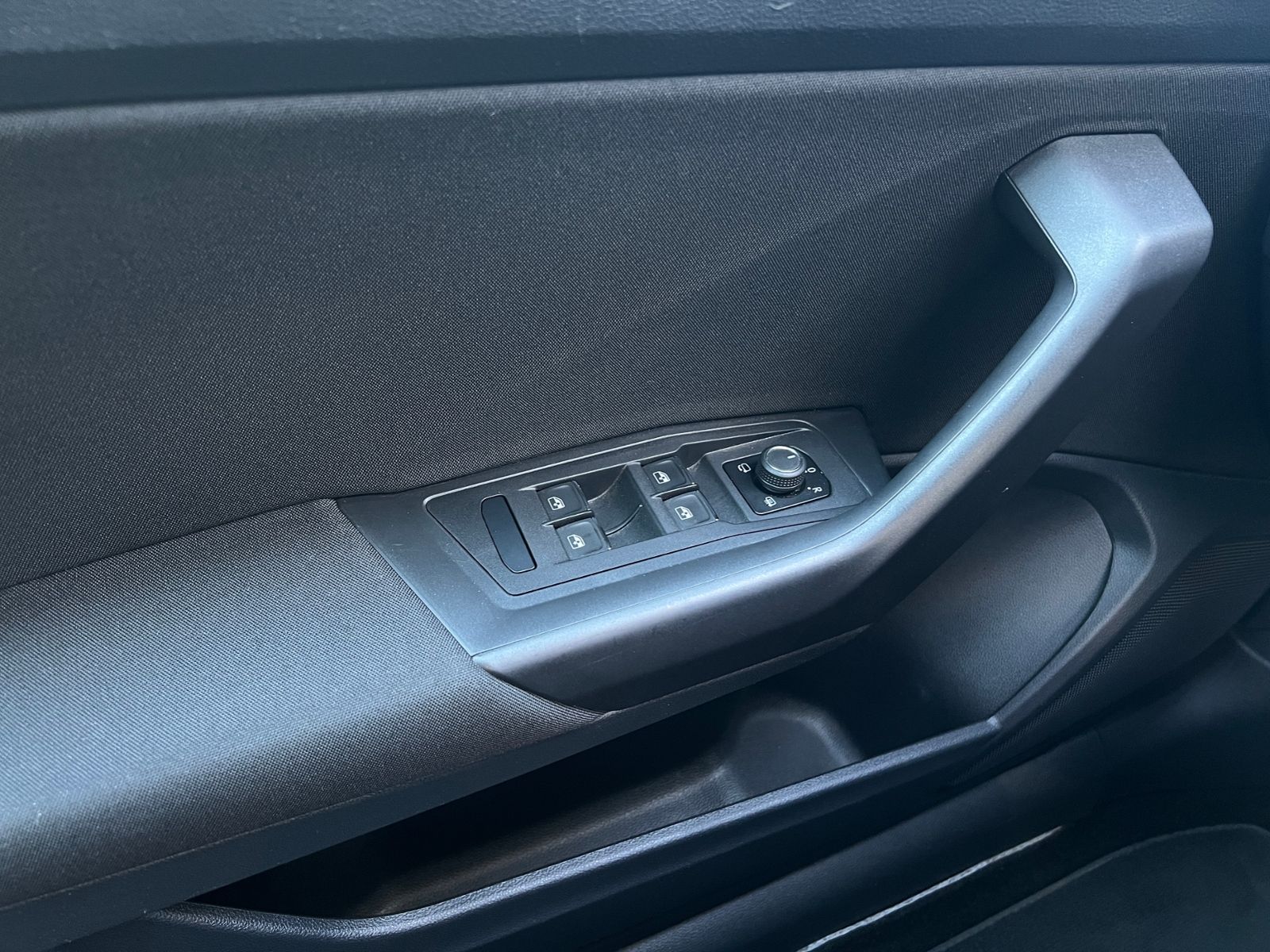 Fahrzeugabbildung Volkswagen T-Roc Cabriolet Style 1.5 TSI DSG *BlackStyle,AH