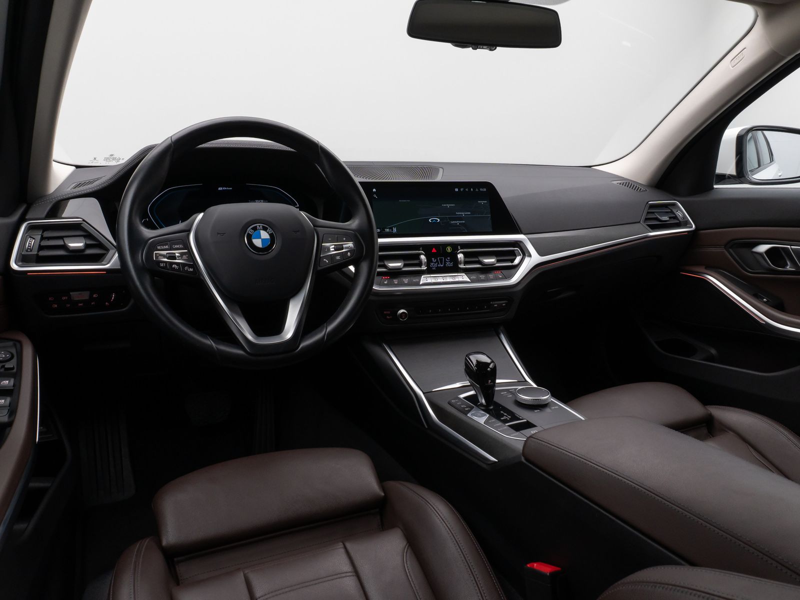 Fahrzeugabbildung BMW 330e xD Luxury Line 360°Laser HUD Komfort Sport