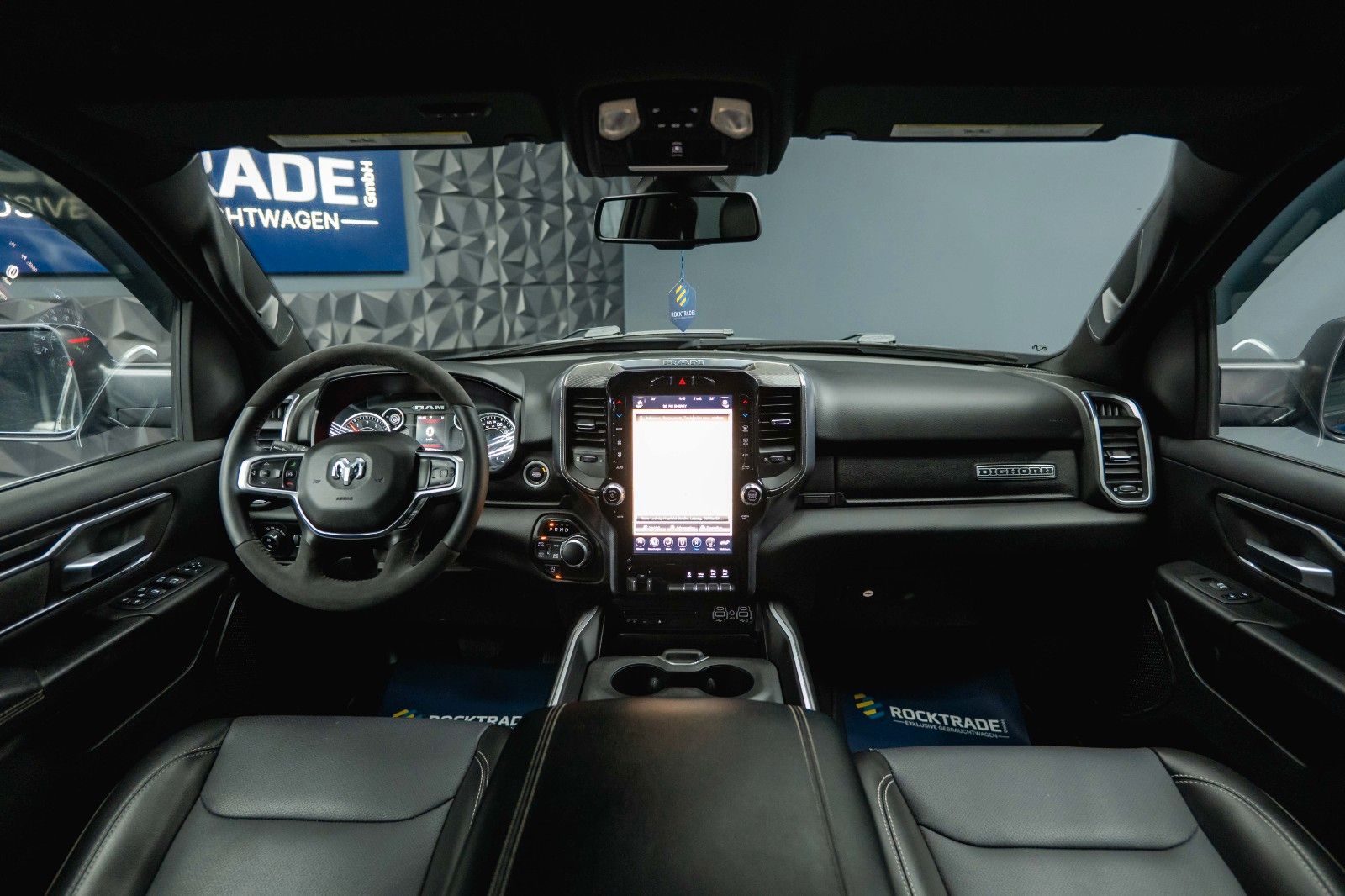 Fahrzeugabbildung Dodge RAM 5.7 V8 HEMI 4x4 OFFROAD Night Limited 19%