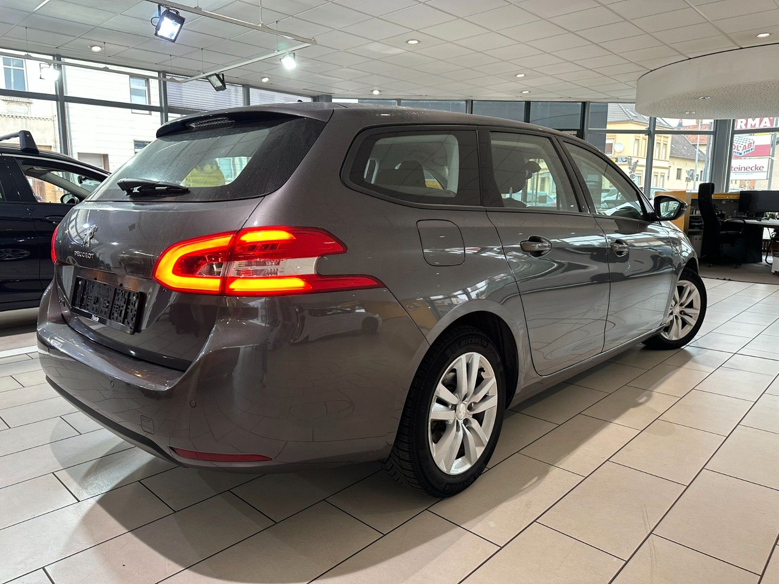 Fahrzeugabbildung Peugeot 308 SW Active 1.5D NAVI/LED/PDC/ALU/TEMPOMAT
