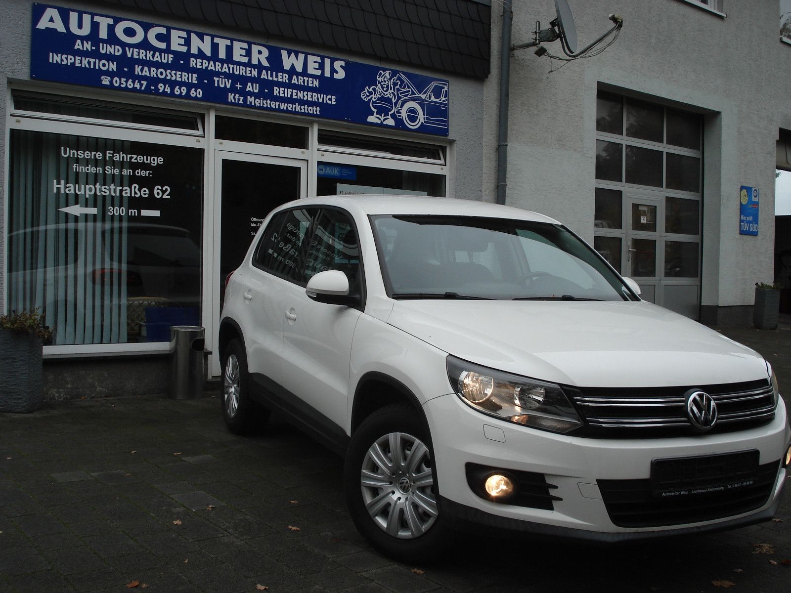Volkswagen Tiguan - 1