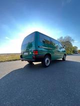 Volkswagen T4 Caravelle 2.0 Standard - Volkswagen T4 mit Benzin-Antrieb: Kleinbus, 2.0