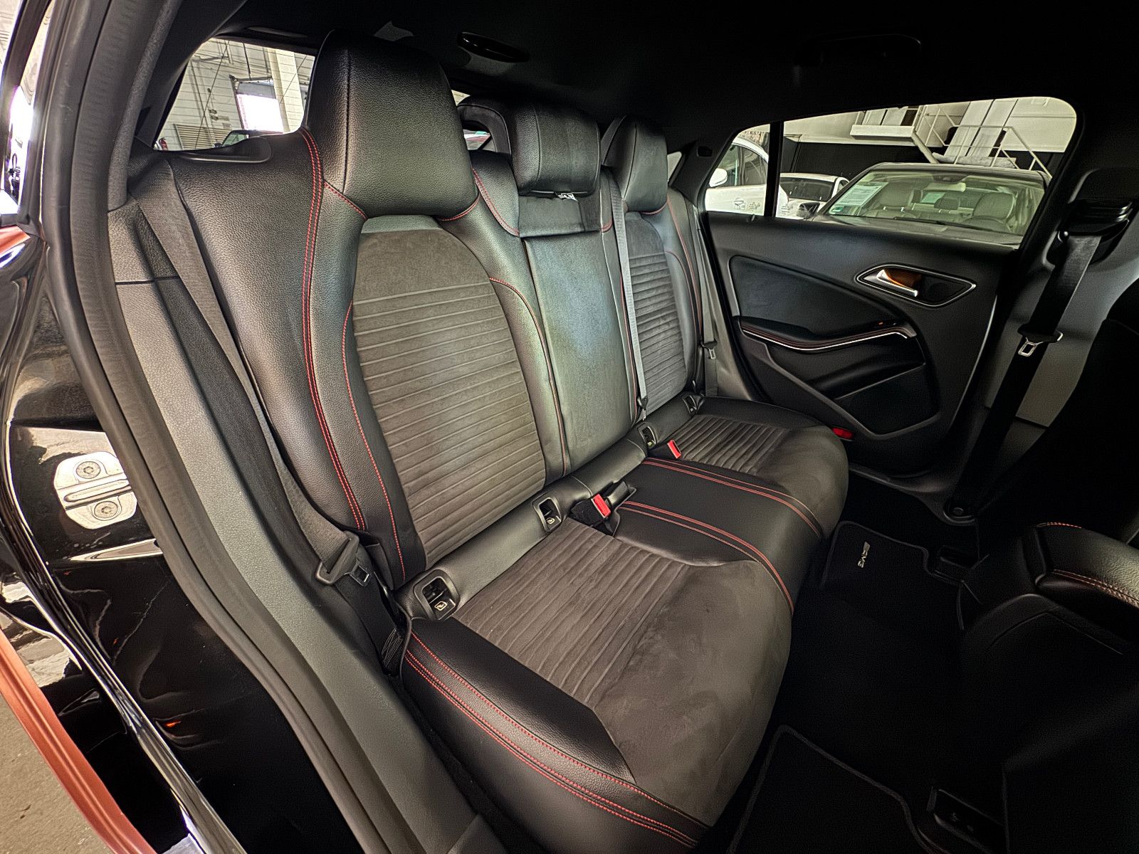 Fahrzeugabbildung Mercedes-Benz CLA 200 SB 3X AMG LINE NIGHT LED MATT FOLIERT