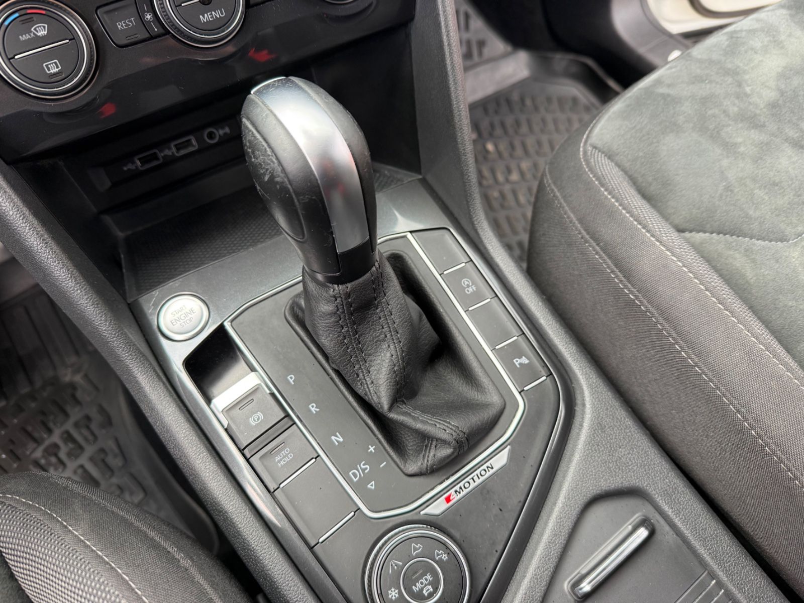 Tiguan Allspace Highline 4Motion*7-SITZER*NAVI*2