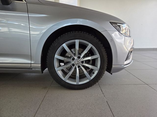 Passat Variant Elegance 2.0 TDI MATRIX STH AHK N