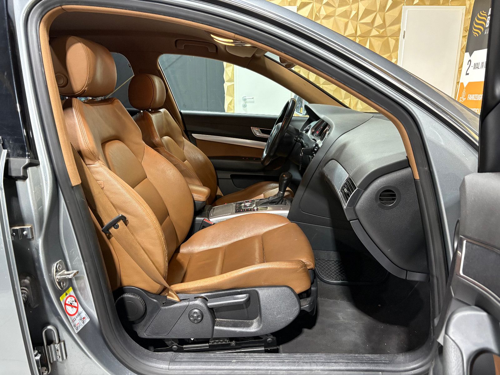 Fahrzeugabbildung Audi A6 Avant 2.0 TDI/NAVI/PDC/KLIMA/SHZ/TEMPOMAT