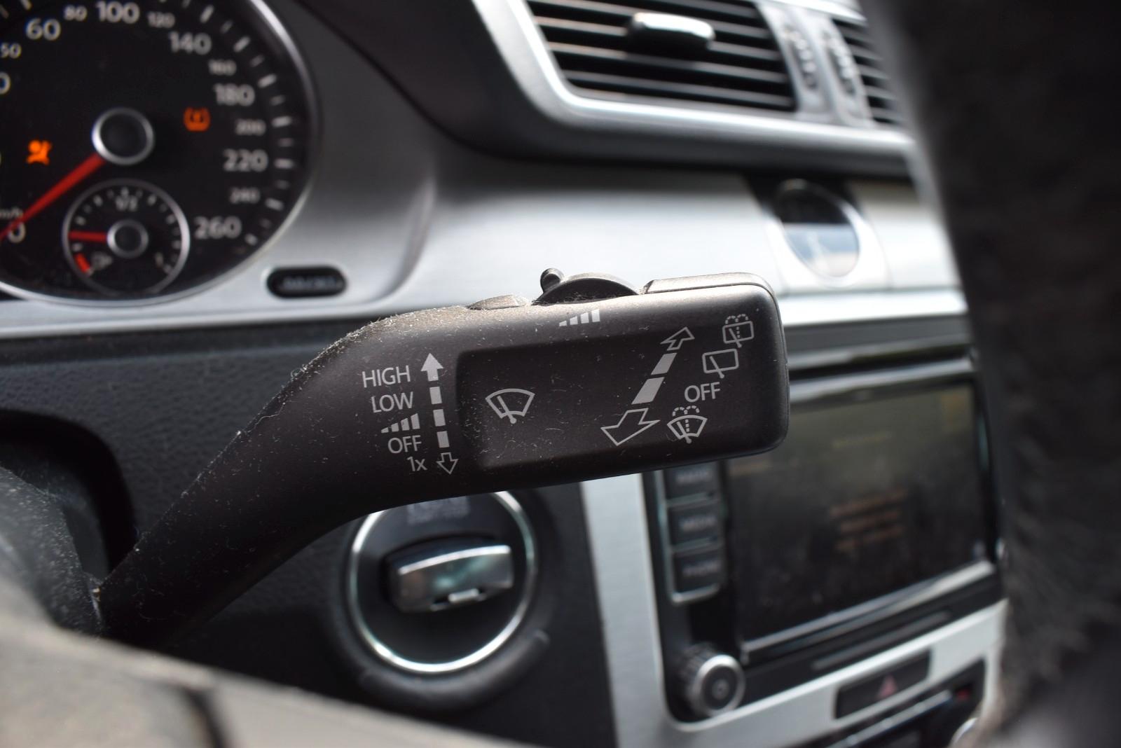 Volkswagen Passat 2011 — photo 39