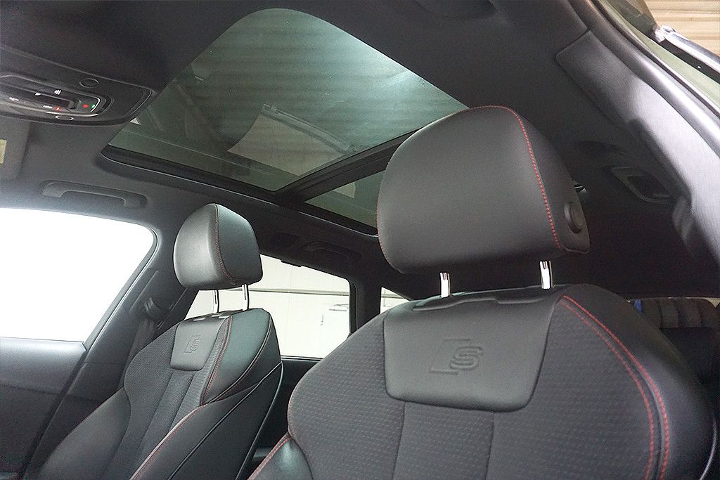 AUDI A4 2024