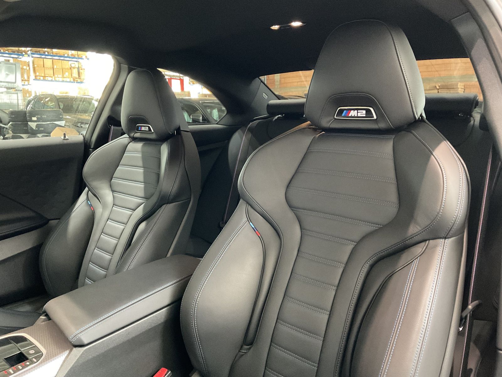 Fahrzeugabbildung BMW M2 Coupé M Carbondach, M Sportsitze, Harman Kard