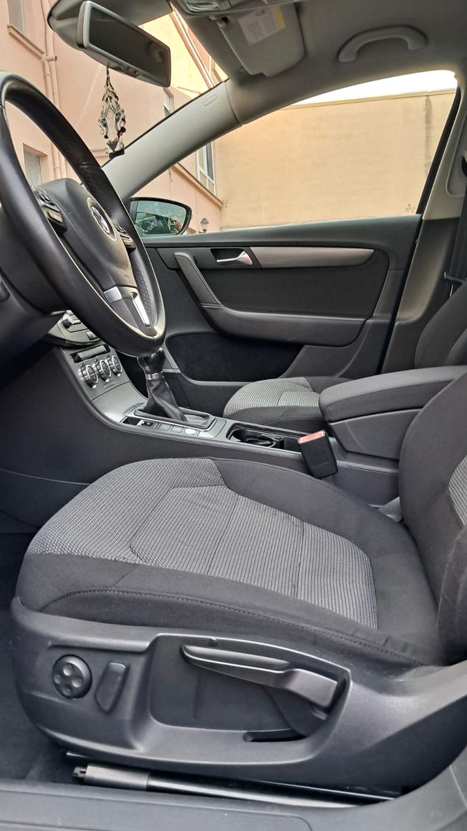 Volkswagen Passat 2012 — photo 6