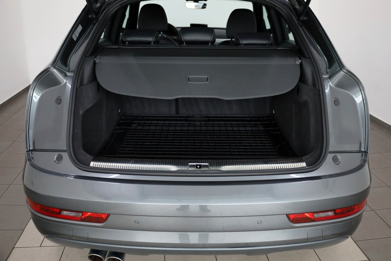 Fahrzeugabbildung Audi Q3 quattro S Line T.Leder,Navi,Xenon,SH,PDC,AHK