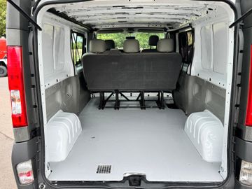 Opel Vivaro - 11