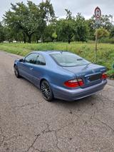 Mercedes-Benz CLK 220 - scheckheftgepflegte Mercedes CLK 220