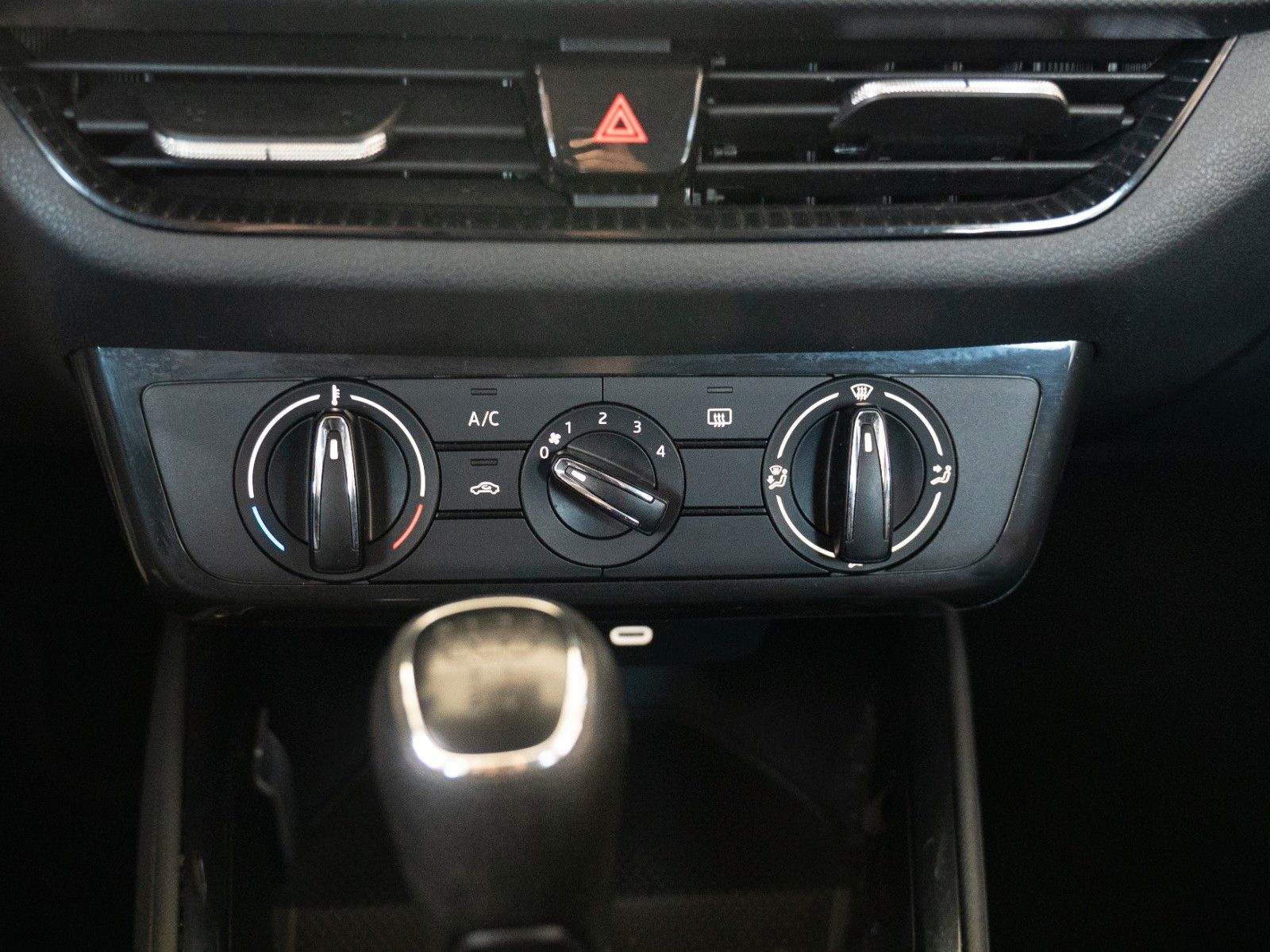 Fahrzeugabbildung SKODA Fabia Ambition KLIMA/DAB/SMARTLINK/LED/TEMPOMAT